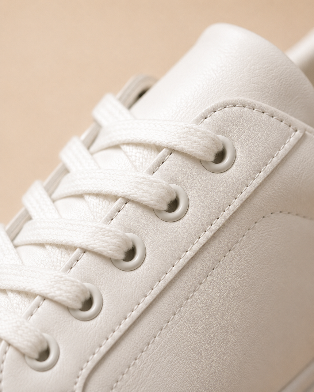 Valtré | Men's Minimal Leather Lace-Up Sneaker