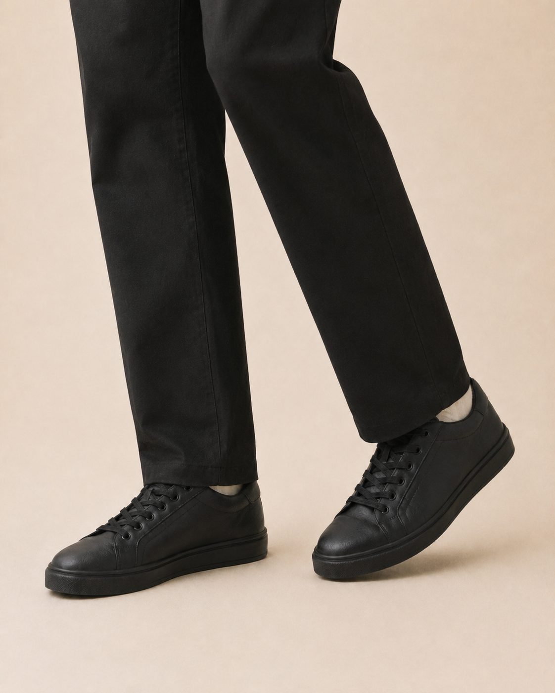 Valtré | Men's Minimal Leather Lace-Up Sneaker